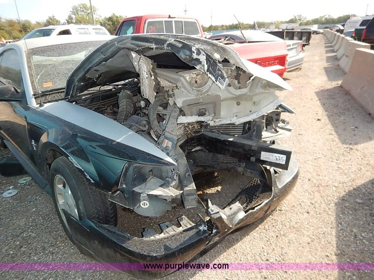 image for item I5449 2000 Ford Mustang