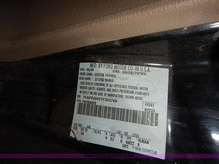 image for item I5449 2000 Ford Mustang