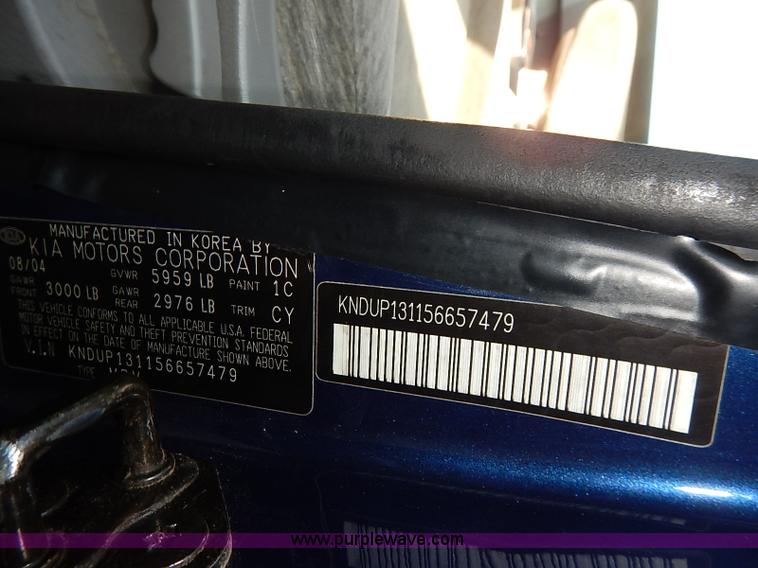 image for item I5451 2005 Kia Sedona LX van