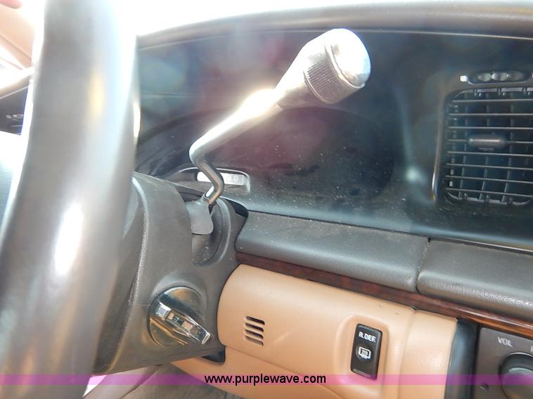 image for item I5453 1996 Lincoln Continental