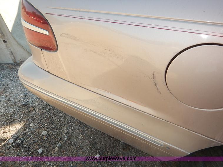 image for item I5453 1996 Lincoln Continental