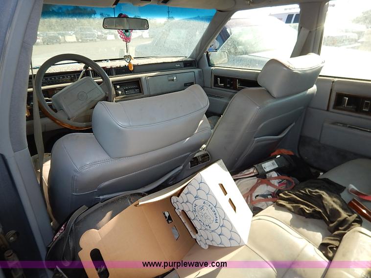 image for item I5454 1991 Cadillac DeVille