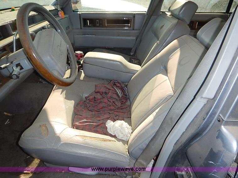 image for item I5454 1991 Cadillac DeVille