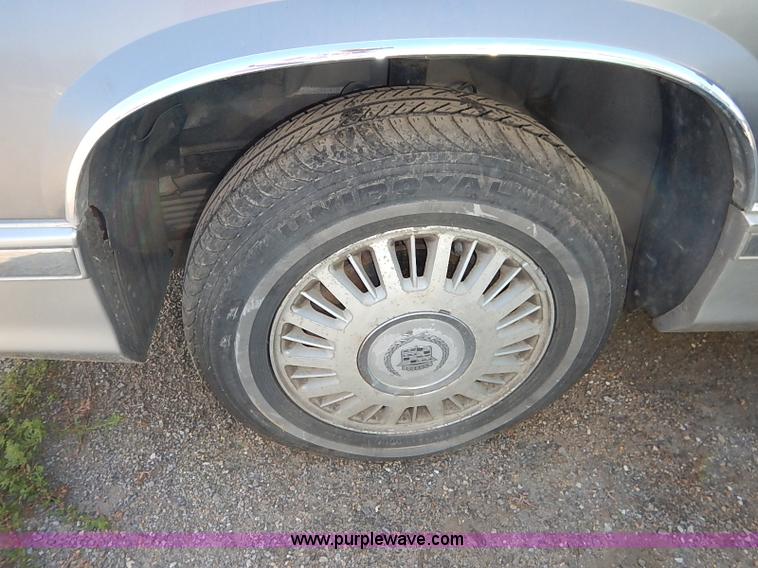 image for item I5454 1991 Cadillac DeVille