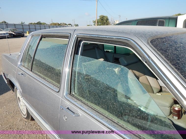 image for item I5454 1991 Cadillac DeVille