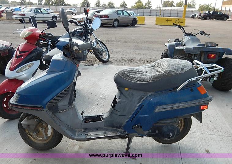 image for item I5458 1987 Honda MC moped