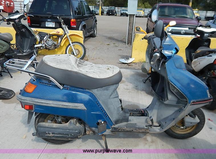 image for item I5458 1987 Honda MC moped
