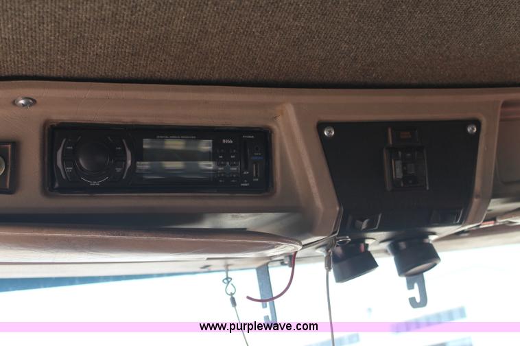 image for item AJ9312 1991 Kenworth T600 semi truck