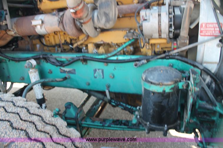 image for item AJ9312 1991 Kenworth T600 semi truck