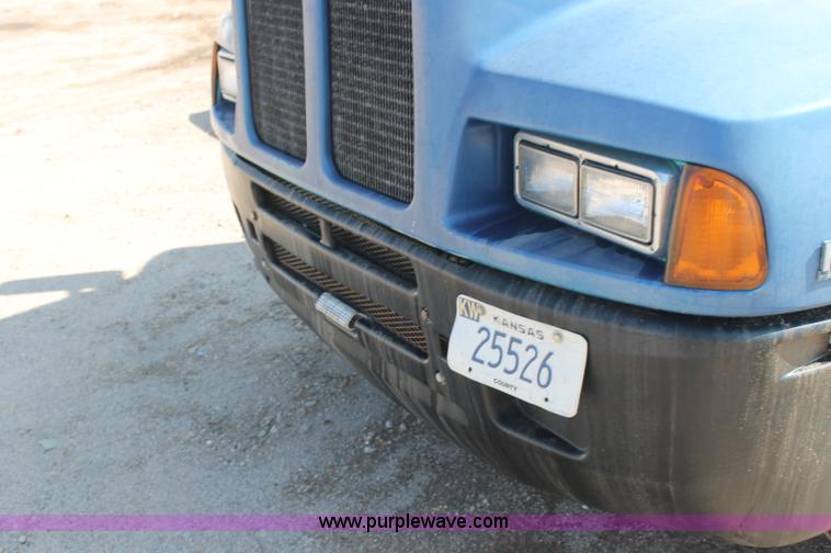 image for item AJ9312 1991 Kenworth T600 semi truck