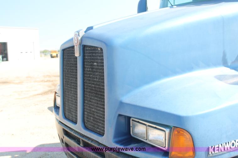 image for item AJ9312 1991 Kenworth T600 semi truck