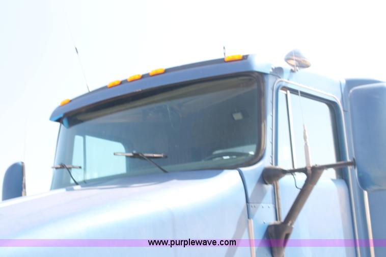 image for item AJ9312 1991 Kenworth T600 semi truck