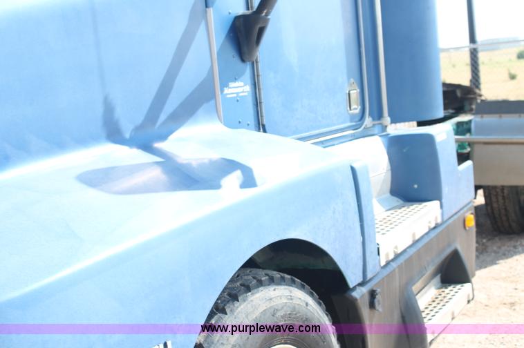 image for item AJ9312 1991 Kenworth T600 semi truck