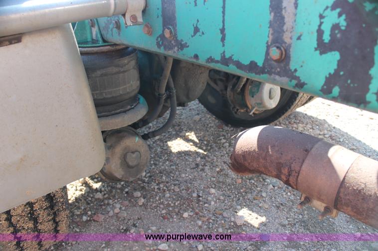 image for item AJ9312 1991 Kenworth T600 semi truck