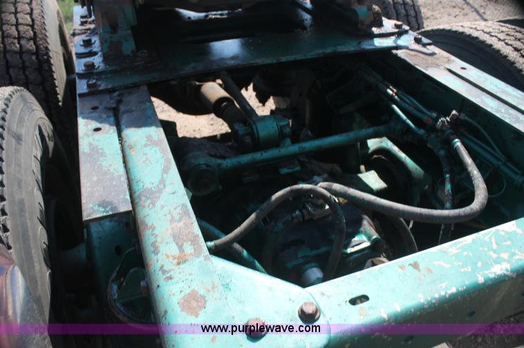 image for item AJ9312 1991 Kenworth T600 semi truck