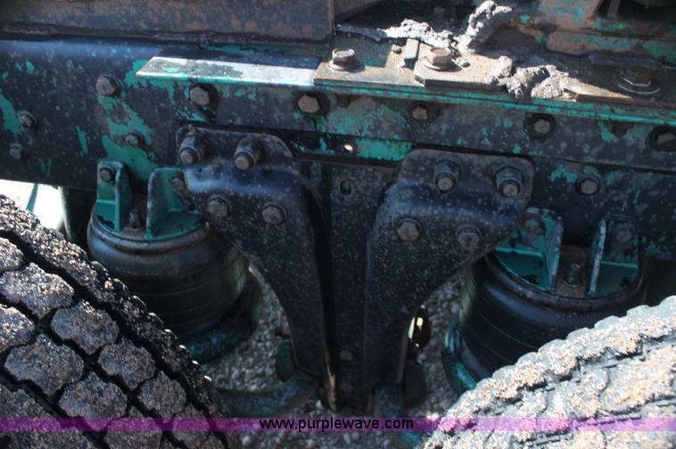 image for item AJ9312 1991 Kenworth T600 semi truck