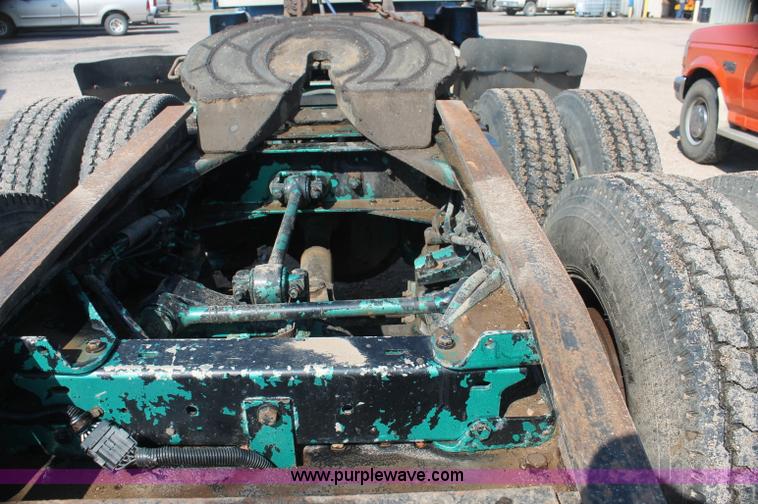 image for item AJ9312 1991 Kenworth T600 semi truck