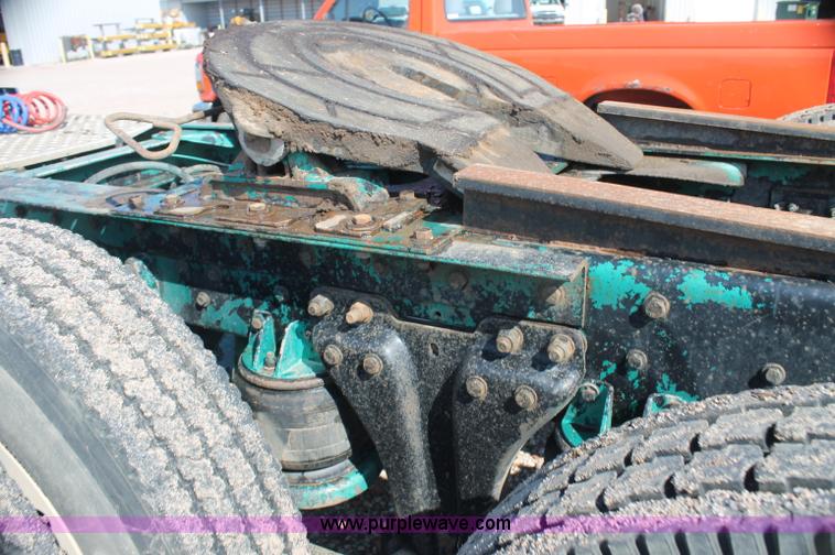 image for item AJ9312 1991 Kenworth T600 semi truck