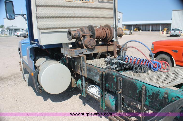 image for item AJ9312 1991 Kenworth T600 semi truck