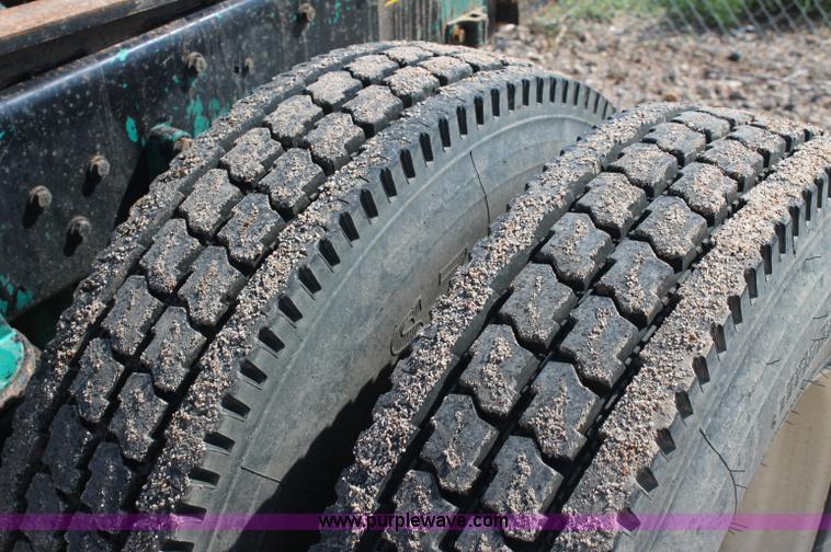 image for item AJ9312 1991 Kenworth T600 semi truck