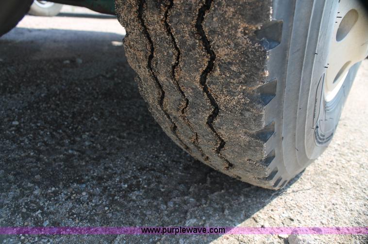 image for item AJ9312 1991 Kenworth T600 semi truck