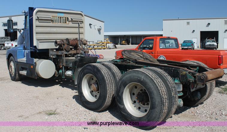 image for item AJ9312 1991 Kenworth T600 semi truck