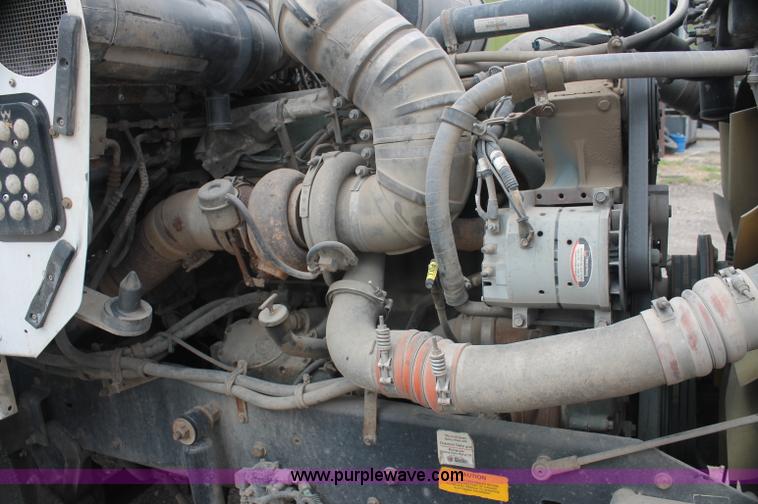 image for item AJ9345 2000 Kenworth T800 semi truck