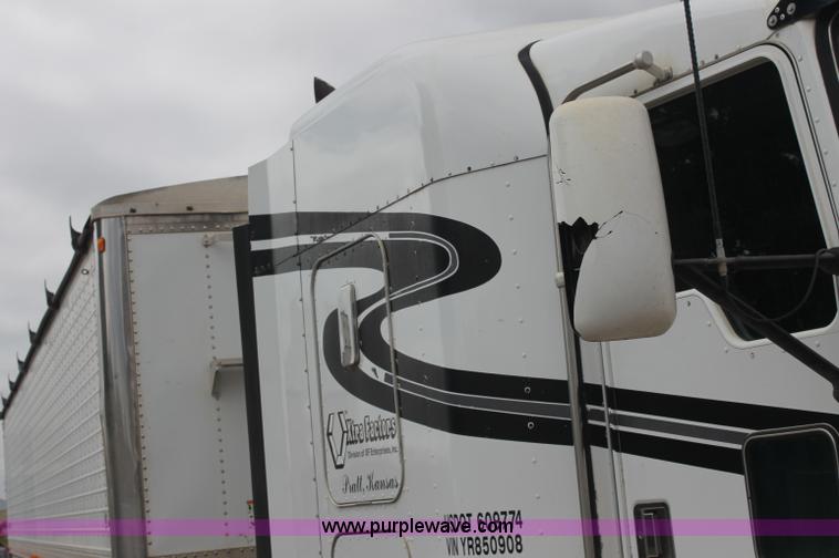 image for item AJ9345 2000 Kenworth T800 semi truck