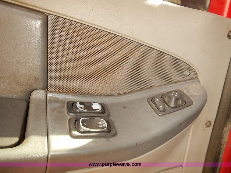 image for item BA9586 2004 Freightliner Columbia semi truck