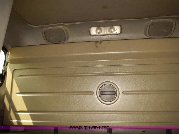 image for item BA9586 2004 Freightliner Columbia semi truck