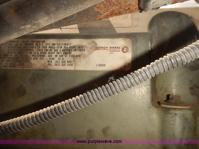 image for item BA9586 2004 Freightliner Columbia semi truck