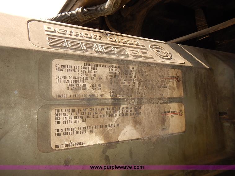 image for item BA9586 2004 Freightliner Columbia semi truck