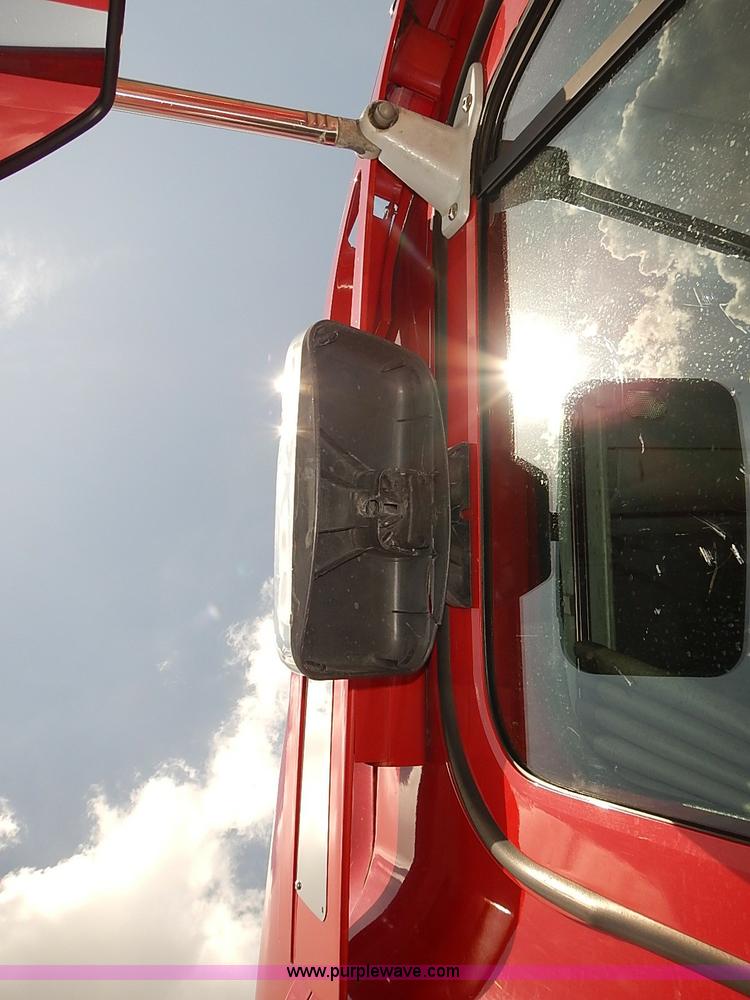 image for item BA9586 2004 Freightliner Columbia semi truck