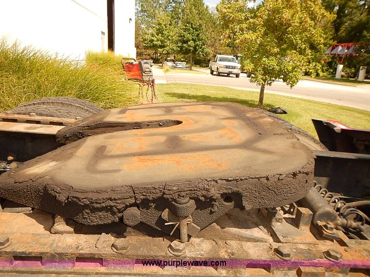 image for item BA9586 2004 Freightliner Columbia semi truck