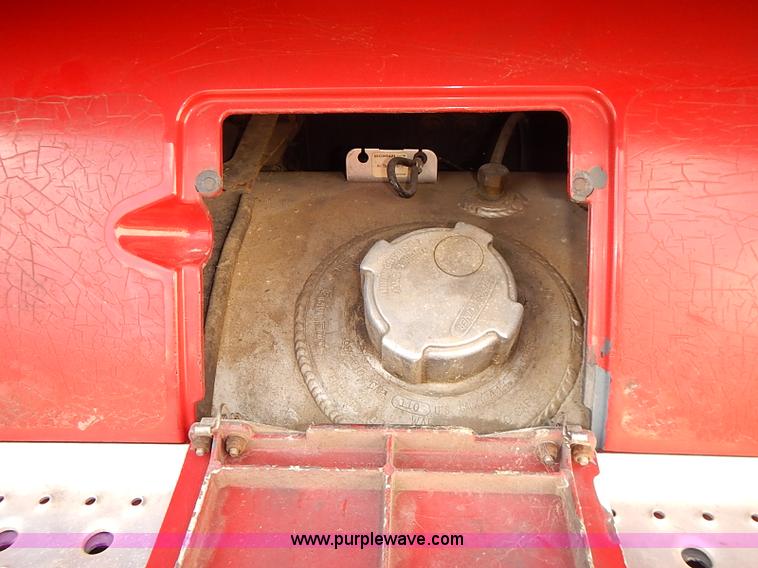 image for item BA9586 2004 Freightliner Columbia semi truck