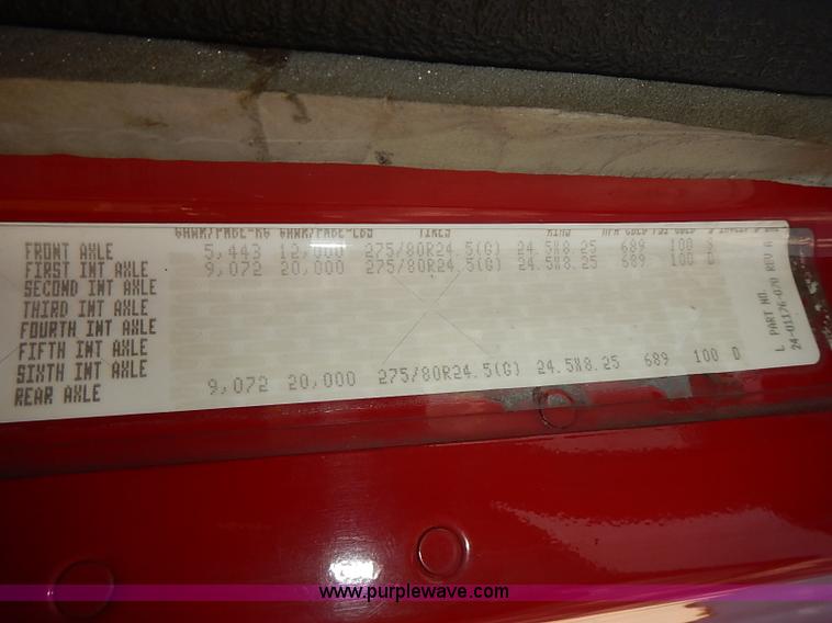 image for item BA9586 2004 Freightliner Columbia semi truck