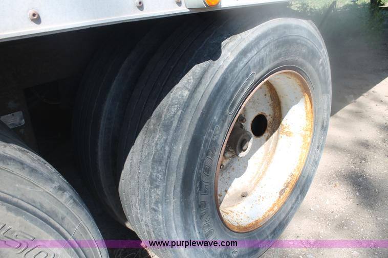 image for item E4295 1994 Wabash SA102.3CW dry van trailer