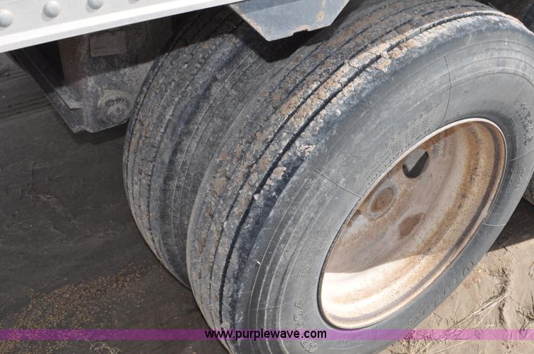 image for item F2060 2007 Timpte double hopper bottom grain trailer