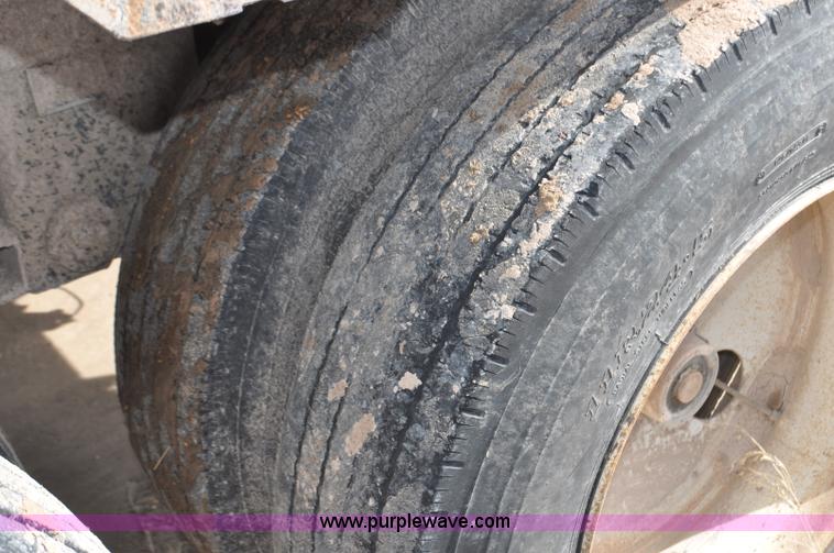 image for item F2060 2007 Timpte double hopper bottom grain trailer