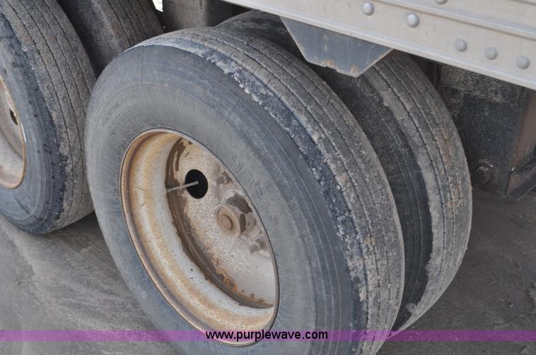 image for item F2060 2007 Timpte double hopper bottom grain trailer