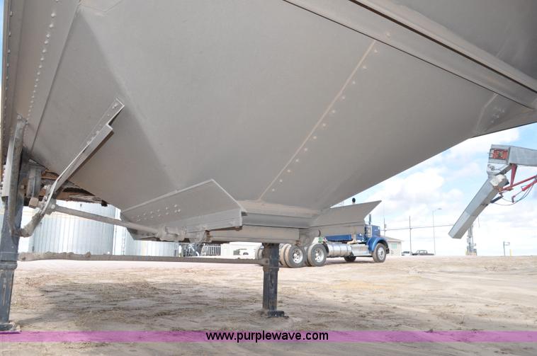 image for item F2060 2007 Timpte double hopper bottom grain trailer