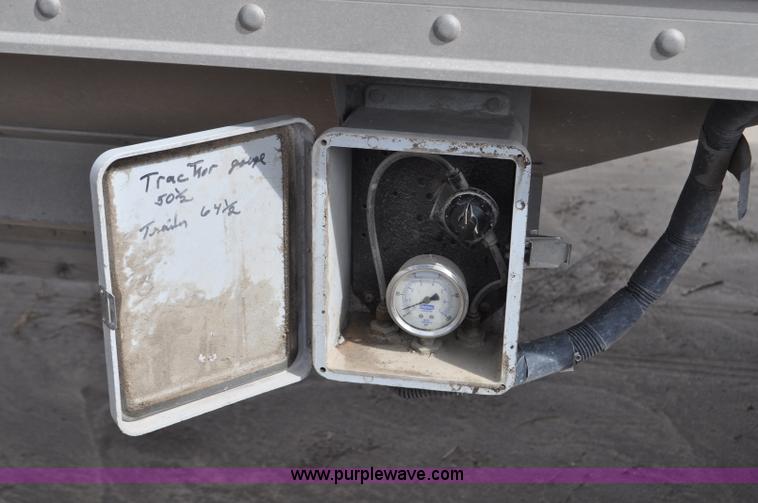 image for item F2060 2007 Timpte double hopper bottom grain trailer