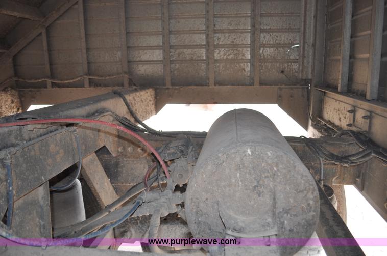 image for item F2060 2007 Timpte double hopper bottom grain trailer