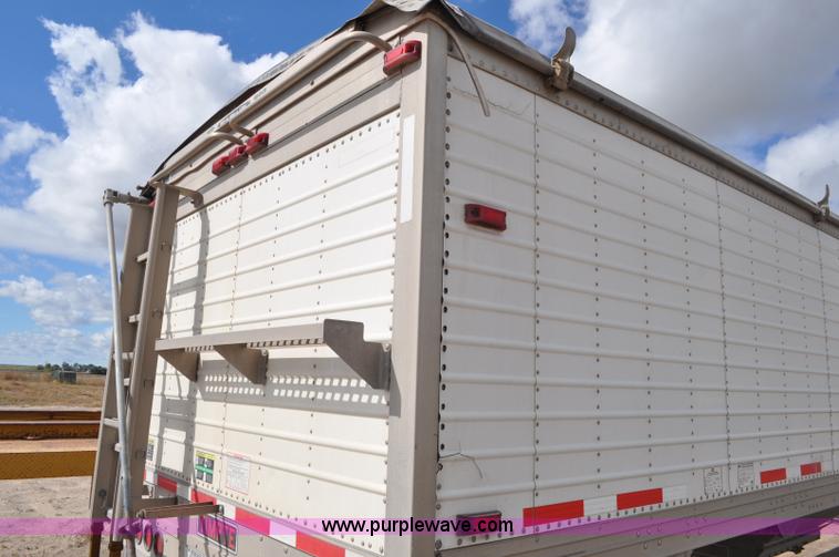 image for item F2060 2007 Timpte double hopper bottom grain trailer
