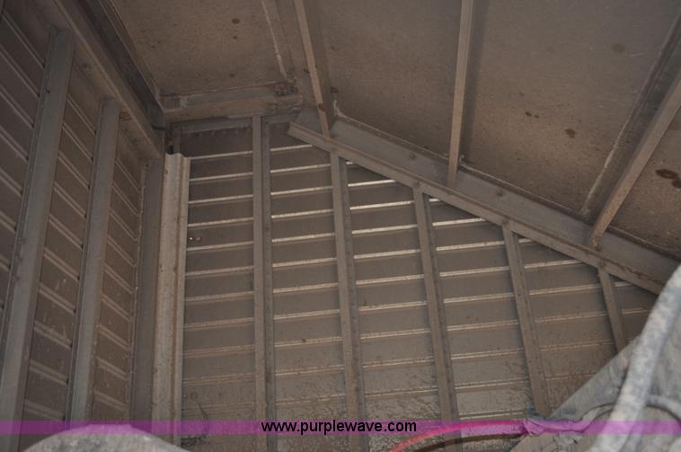 image for item F2060 2007 Timpte double hopper bottom grain trailer