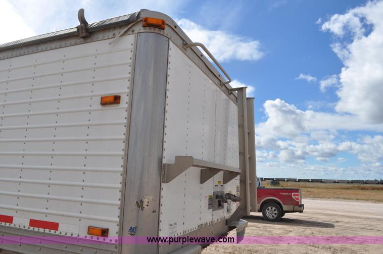 image for item F2060 2007 Timpte double hopper bottom grain trailer