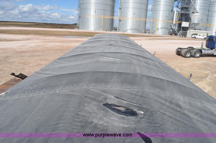 image for item F2060 2007 Timpte double hopper bottom grain trailer