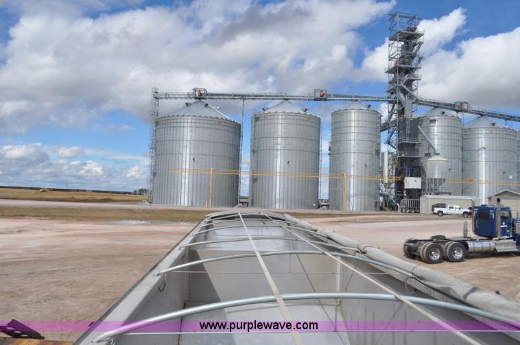 image for item F2060 2007 Timpte double hopper bottom grain trailer