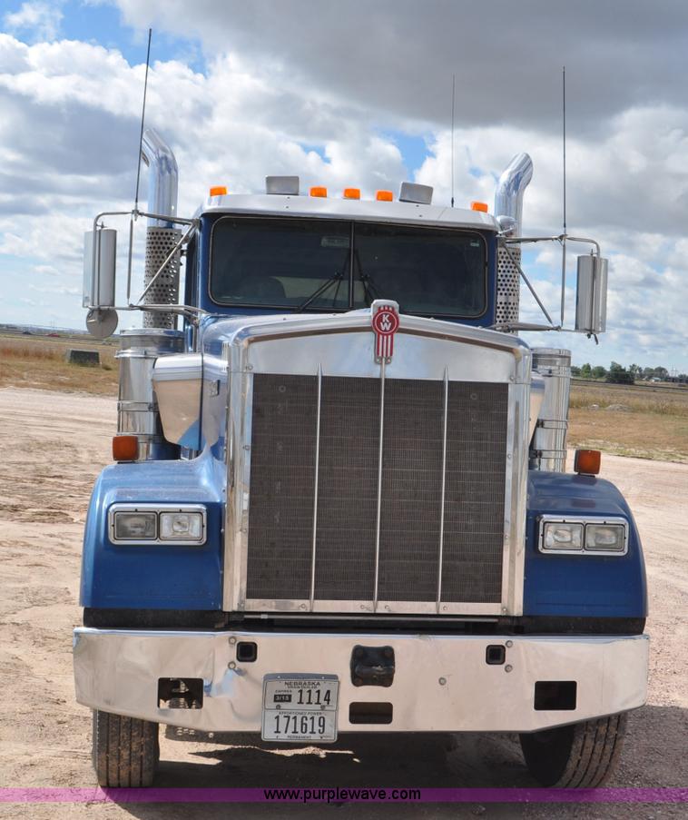 image for item F2061 2008 Kenworth W900 semi truck