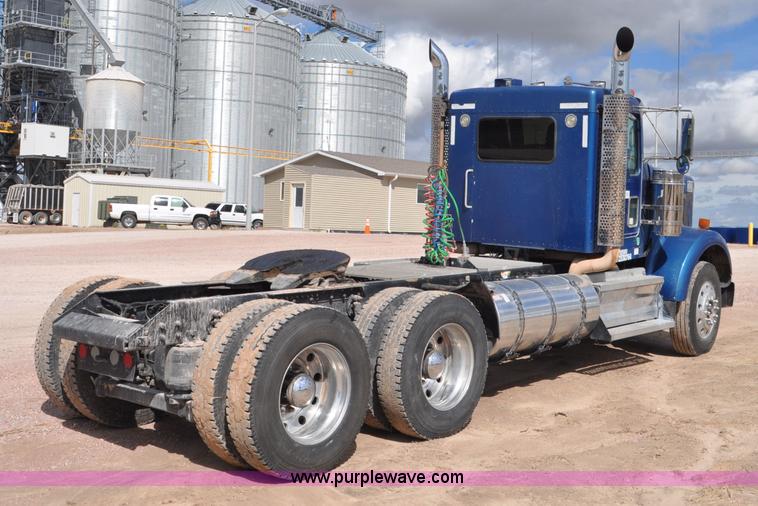 image for item F2061 2008 Kenworth W900 semi truck
